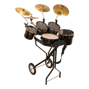 Schlagzeugwagen mit Snare, 4 Toms, 1 Hi-Hat, 3 Becken
