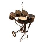 Schlagzeugwagen mit Snare, 4 Toms, Hi-Hat Rosette, 1 Beckenhalter