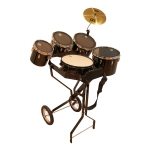 Schlagzeugwagen mit Snare, 4 Toms, Hi-Hat Rosette, 1 Becken